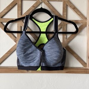 Maidenform, front zipper, cross back, sports bra